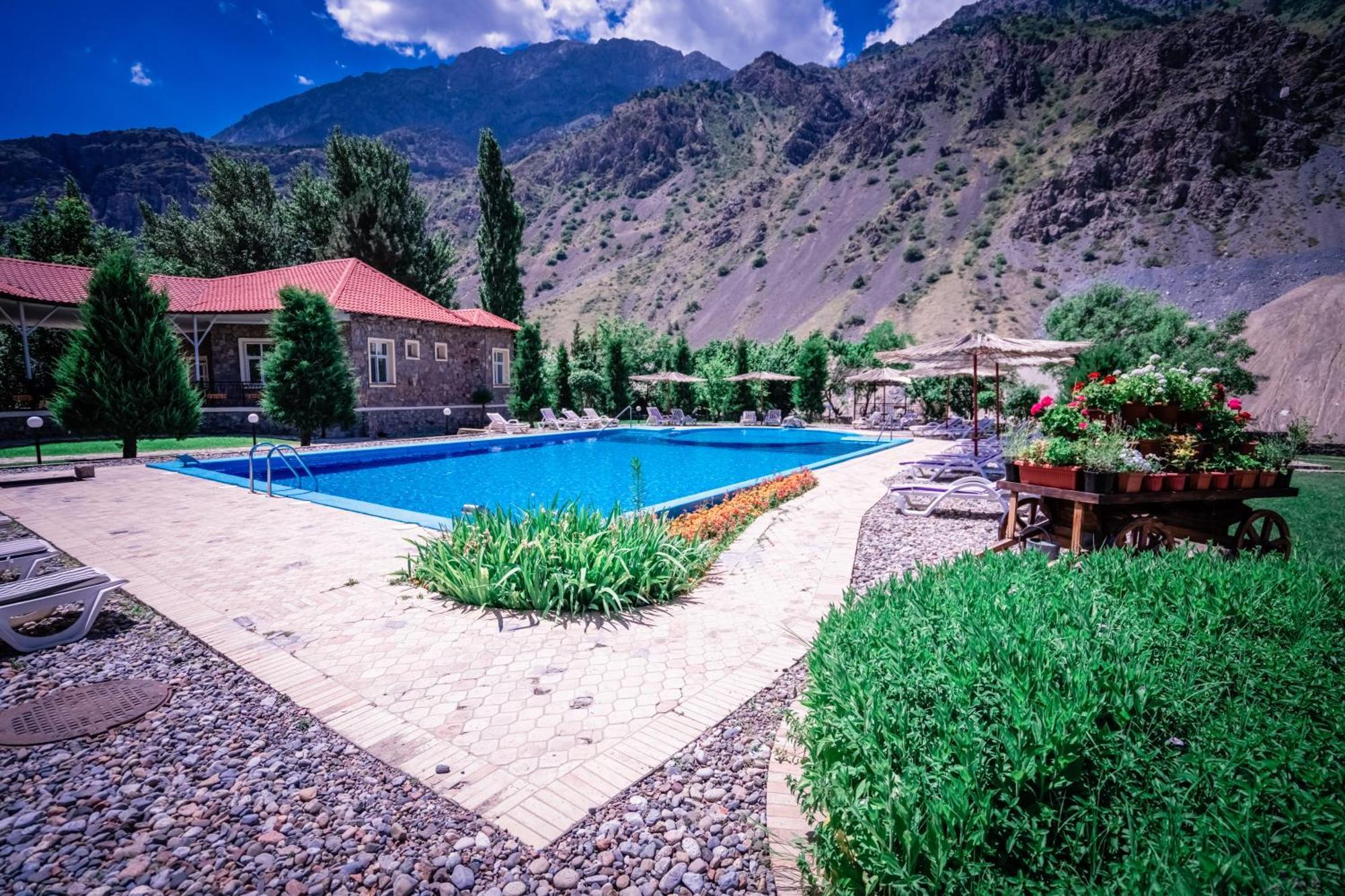 Chatcal Mountains Resort Burchmulla Esterno foto