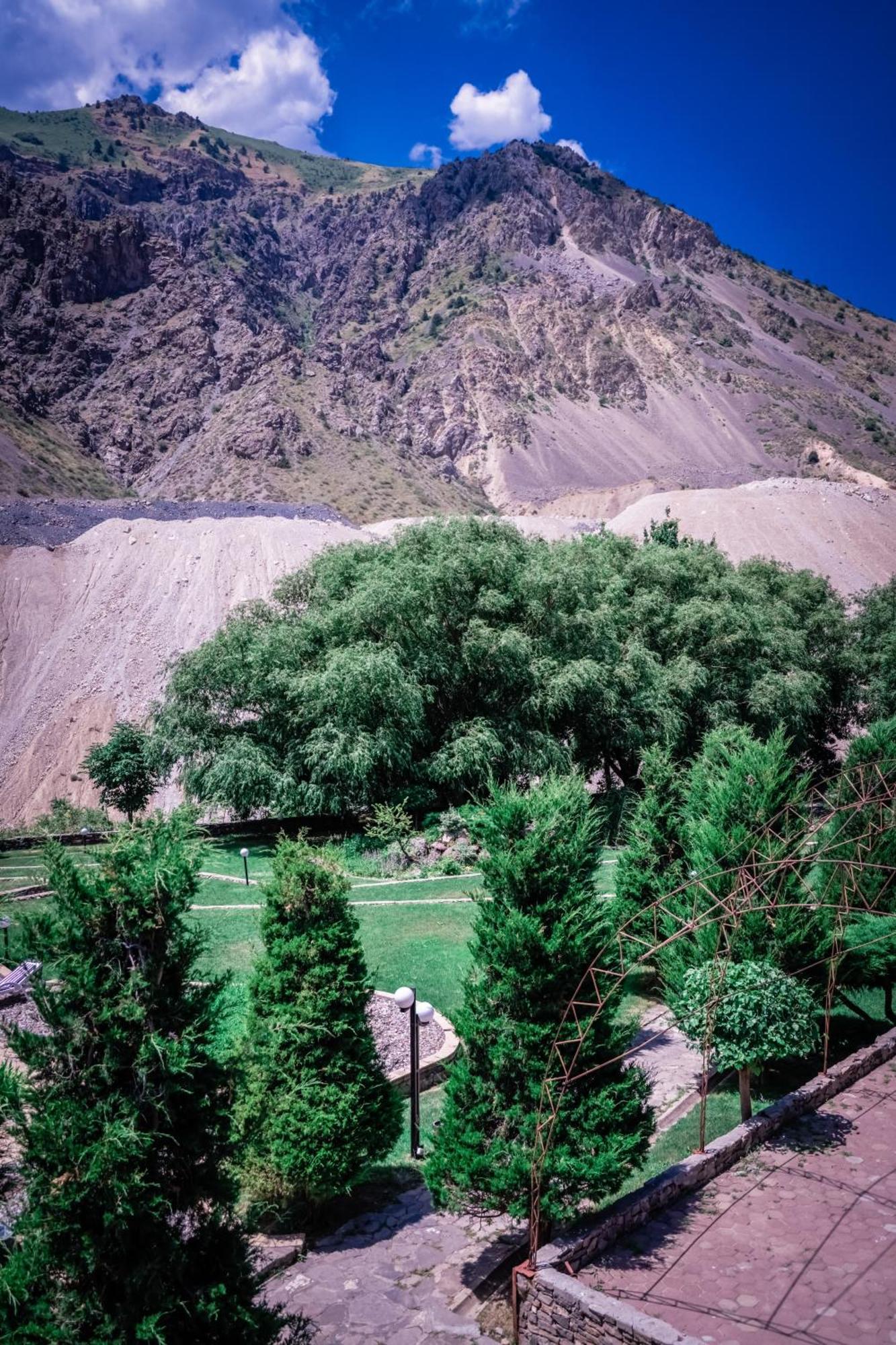 Chatcal Mountains Resort Burchmulla Esterno foto