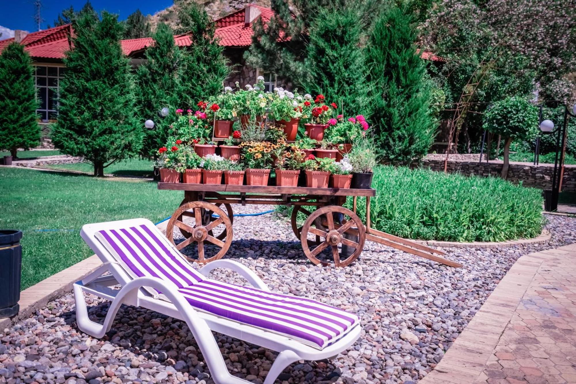 Chatcal Mountains Resort Burchmulla Esterno foto
