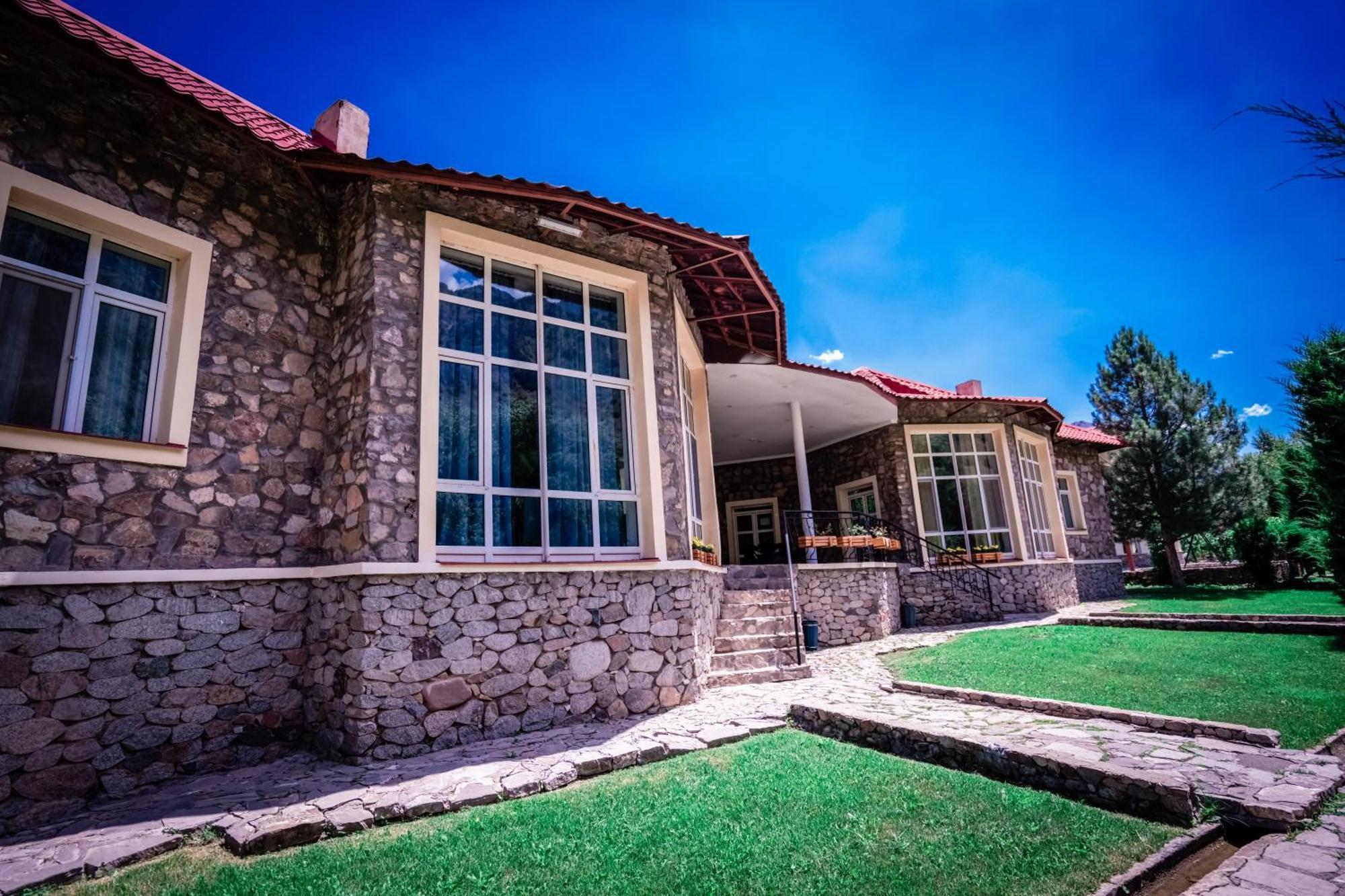 Chatcal Mountains Resort Burchmulla Esterno foto