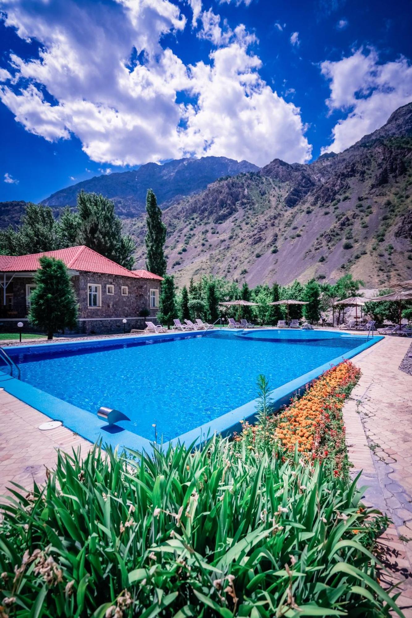 Chatcal Mountains Resort Burchmulla Esterno foto