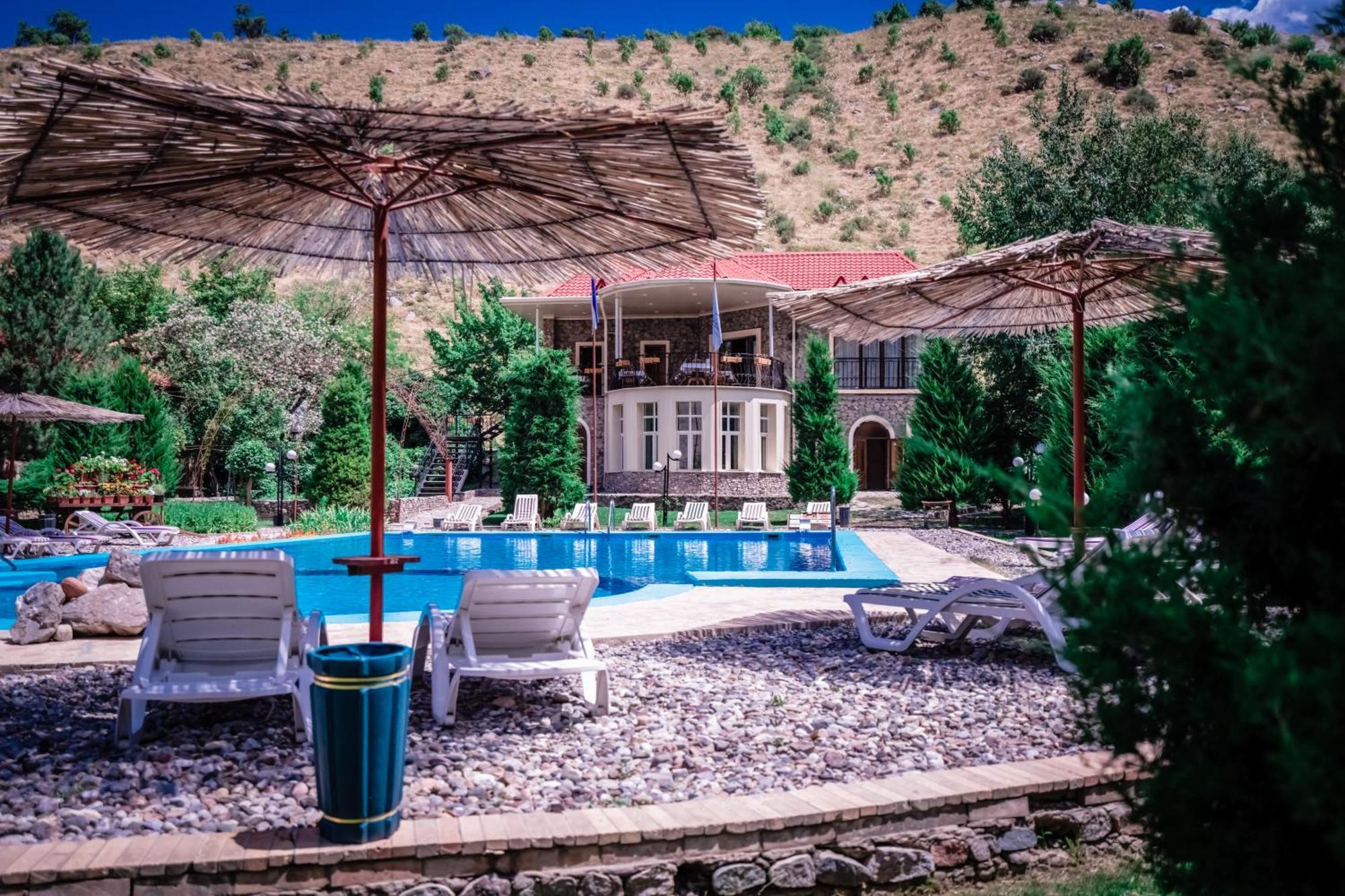 Chatcal Mountains Resort Burchmulla Esterno foto